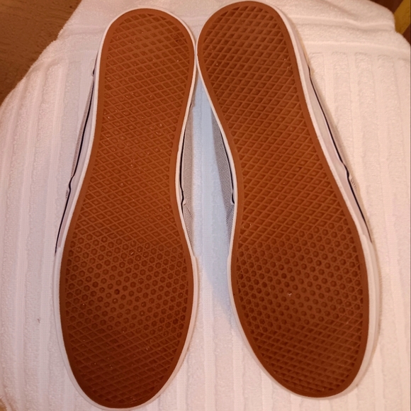 Women's Vans Black and White (Size 9) - Picture 13 of 16